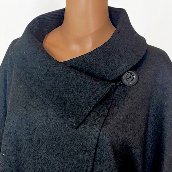 Michael Tyler Black Crosshatch Poncho - Picture 3 of 16